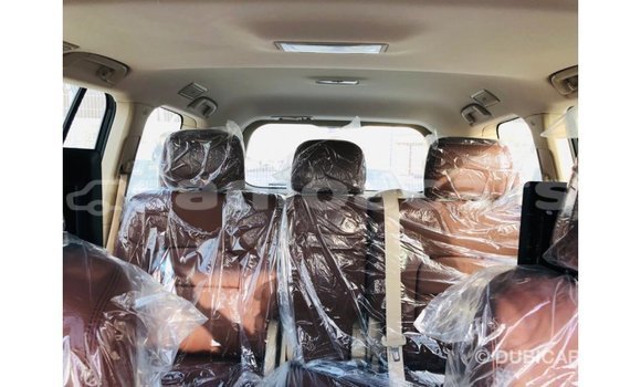 Acheter Import Voiture Toyota Land Cruiser Noir à Import - Dubai, A'ana Acheter Import Voiture Toyota Land Cruiser Noir à Import - Dubai, A'ana