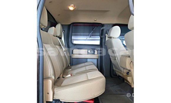 Acheter Import Voiture Ford Club Wagon Marron à Import - Dubai, A'ana Acheter Import Voiture Ford Club Wagon Marron à Import - Dubai, A'ana