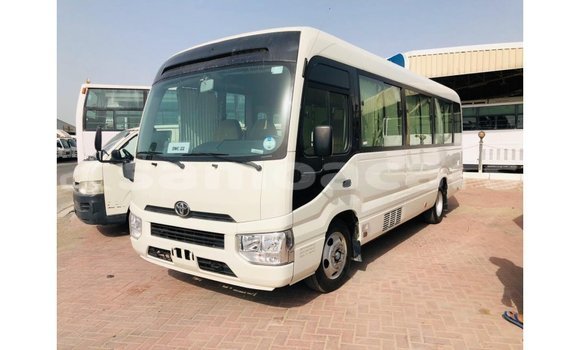 Acheter Import Voiture Toyota Coaster Blanc à Import - Dubai, A'ana Acheter Import Voiture Toyota Coaster Blanc à Import - Dubai, A'ana