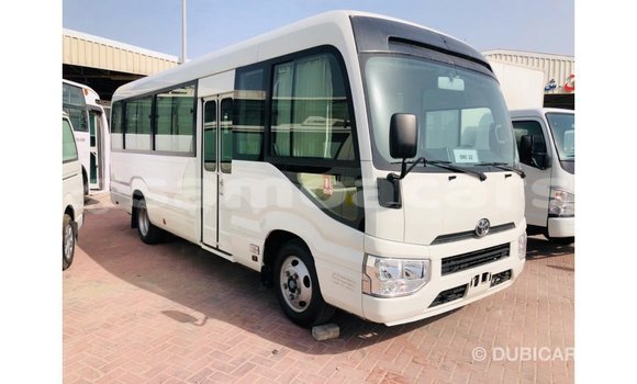 Acheter Import Voiture Toyota Coaster Blanc à Import - Dubai, A'ana Acheter Import Voiture Toyota Coaster Blanc à Import - Dubai, A'ana