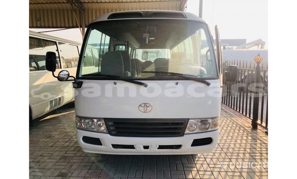 Acheter Import Voiture Toyota Coaster Blanc à Import - Dubai, A'ana Acheter Import Voiture Toyota Coaster Blanc à Import - Dubai, A'ana