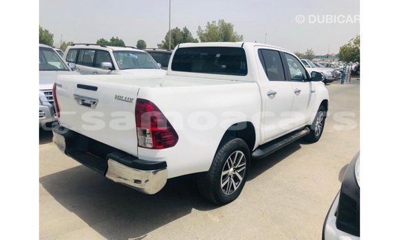 Acheter Import Voiture Toyota Hilux Blanc à Import - Dubai, A'ana Acheter Import Voiture Toyota Hilux Blanc à Import - Dubai, A'ana
