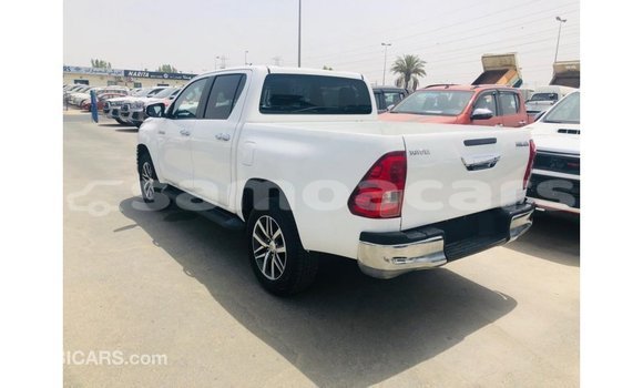 Acheter Import Voiture Toyota Hilux Blanc à Import - Dubai, A'ana Acheter Import Voiture Toyota Hilux Blanc à Import - Dubai, A'ana