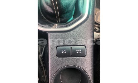 Acheter Import Voiture Toyota Hilux Blanc à Import - Dubai, A'ana Acheter Import Voiture Toyota Hilux Blanc à Import - Dubai, A'ana