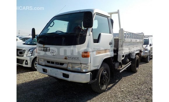 Acheter Import Voiture Toyota Dyna Blanc à Import - Dubai, A'ana Acheter Import Voiture Toyota Dyna Blanc à Import - Dubai, A'ana