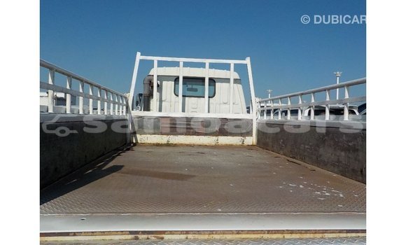 Acheter Import Voiture Toyota Dyna Blanc à Import - Dubai, A'ana Acheter Import Voiture Toyota Dyna Blanc à Import - Dubai, A'ana