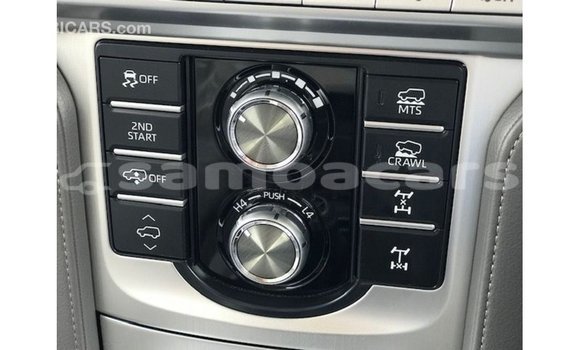 Buy Import Toyota Prado White Car in Import - Dubai in A'ana Buy Import Toyota Prado White Car in Import - Dubai in A'ana
