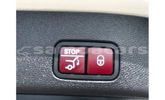 Buy Import Mercedes-Benz 190 White Car in Import - Dubai in A'ana Buy Import Mercedes-Benz 190 White Car in Import - Dubai in A'ana