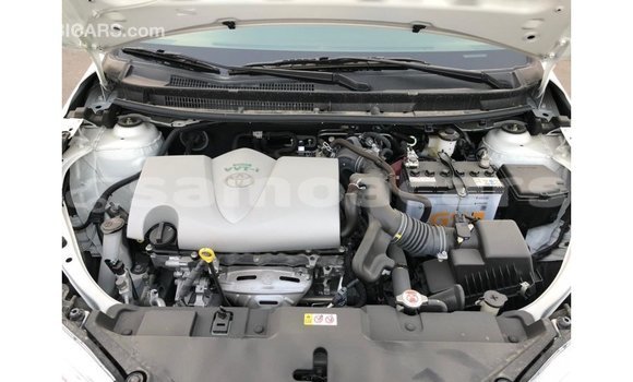 Acheter Import Voiture Toyota Yaris Blanc à Import - Dubai, A'ana Acheter Import Voiture Toyota Yaris Blanc à Import - Dubai, A'ana