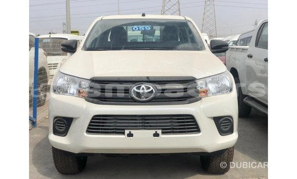 Acheter Import Voiture Toyota Hilux Blanc à Import - Dubai, A'ana Acheter Import Voiture Toyota Hilux Blanc à Import - Dubai, A'ana