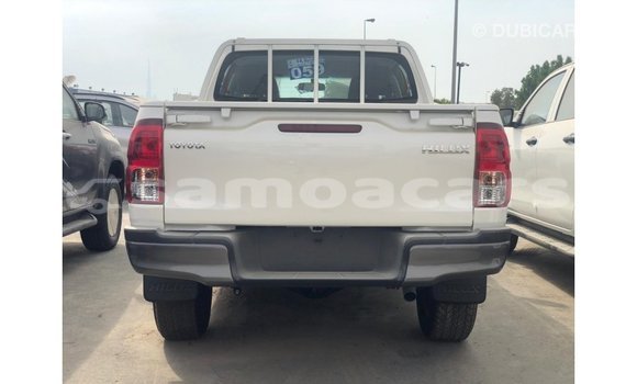 Acheter Import Voiture Toyota Hilux Blanc à Import - Dubai, A'ana Acheter Import Voiture Toyota Hilux Blanc à Import - Dubai, A'ana