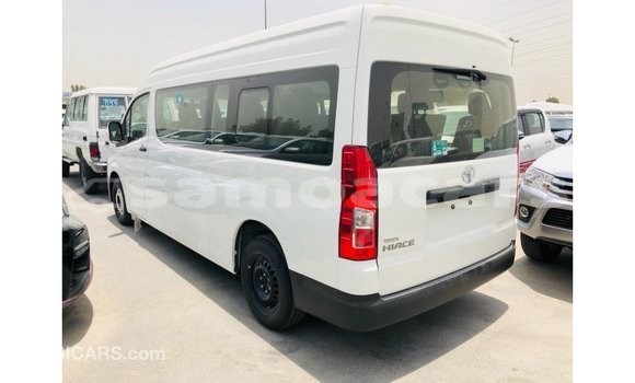 Acheter Import Voiture Toyota Hiace Blanc à Import - Dubai, A'ana Acheter Import Voiture Toyota Hiace Blanc à Import - Dubai, A'ana