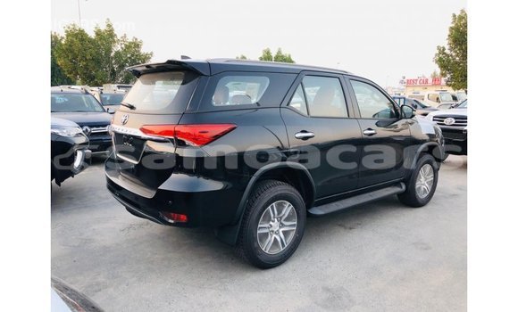 Acheter Import Voiture Toyota Fortuner Noir à Import - Dubai, A'ana Acheter Import Voiture Toyota Fortuner Noir à Import - Dubai, A'ana