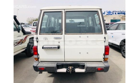 Buy Import Toyota Land Cruiser White Car in Import - Dubai in A'ana Buy Import Toyota Land Cruiser White Car in Import - Dubai in A'ana