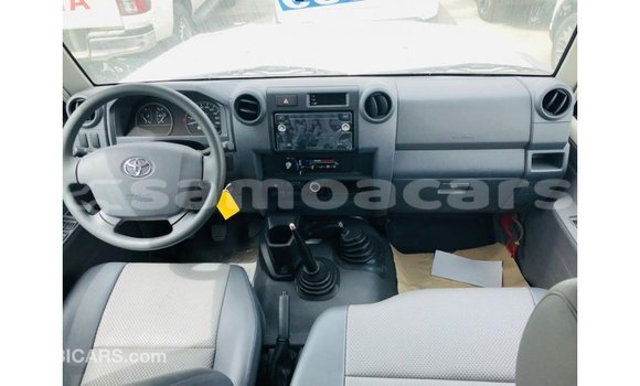 Buy Import Toyota Land Cruiser White Car in Import - Dubai in A'ana Buy Import Toyota Land Cruiser White Car in Import - Dubai in A'ana