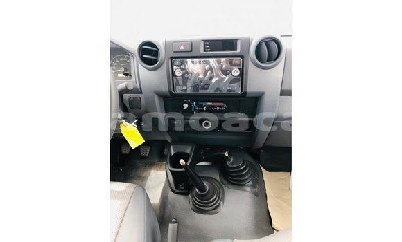 Buy Import Toyota Land Cruiser White Car in Import - Dubai in A'ana Buy Import Toyota Land Cruiser White Car in Import - Dubai in A'ana