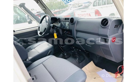 Buy Import Toyota Land Cruiser White Car in Import - Dubai in A'ana Buy Import Toyota Land Cruiser White Car in Import - Dubai in A'ana