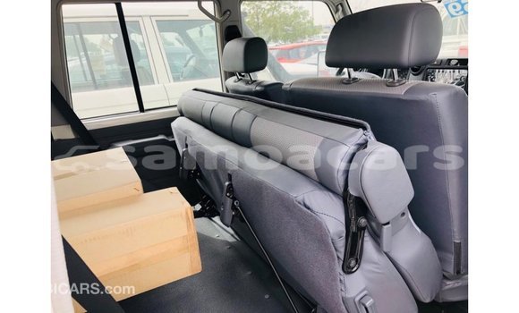 Buy Import Toyota Land Cruiser White Car in Import - Dubai in A'ana Buy Import Toyota Land Cruiser White Car in Import - Dubai in A'ana