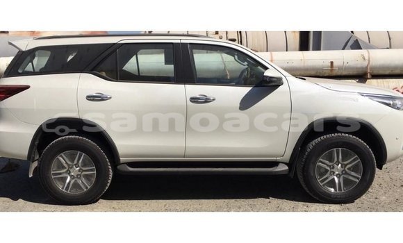 Acheter Import Voiture Toyota Fortuner Blanc à Import - Dubai, A'ana Acheter Import Voiture Toyota Fortuner Blanc à Import - Dubai, A'ana