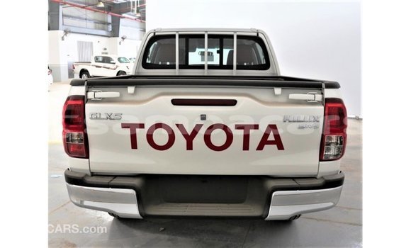 Acheter Import Voiture Toyota Hilux Blanc à Import - Dubai, A'ana Acheter Import Voiture Toyota Hilux Blanc à Import - Dubai, A'ana