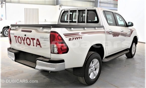 Acheter Import Voiture Toyota Hilux Blanc à Import - Dubai, A'ana Acheter Import Voiture Toyota Hilux Blanc à Import - Dubai, A'ana
