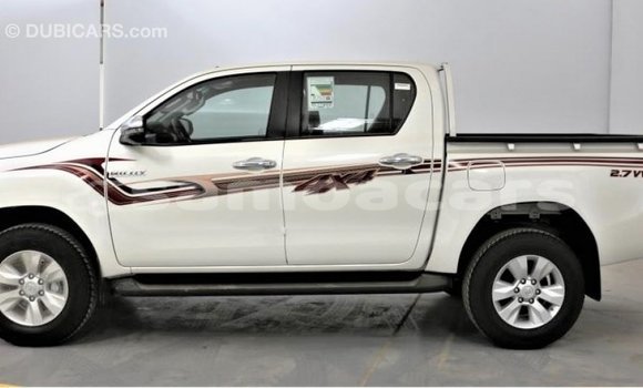 Acheter Import Voiture Toyota Hilux Blanc à Import - Dubai, A'ana Acheter Import Voiture Toyota Hilux Blanc à Import - Dubai, A'ana