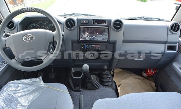 Acheter Import Voiture Toyota Land Cruiser Autre à Import - Dubai, A'ana Acheter Import Voiture Toyota Land Cruiser Autre à Import - Dubai, A'ana
