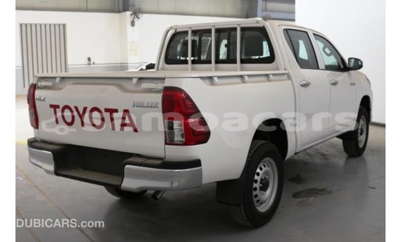 Acheter Import Voiture Toyota Hilux Blanc à Import - Dubai, A'ana Acheter Import Voiture Toyota Hilux Blanc à Import - Dubai, A'ana