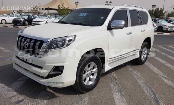 Acheter Import Voiture Toyota Prado Blanc à Import - Dubai, A'ana Acheter Import Voiture Toyota Prado Blanc à Import - Dubai, A'ana