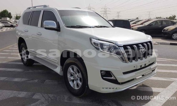Acheter Import Voiture Toyota Prado Blanc à Import - Dubai, A'ana Acheter Import Voiture Toyota Prado Blanc à Import - Dubai, A'ana