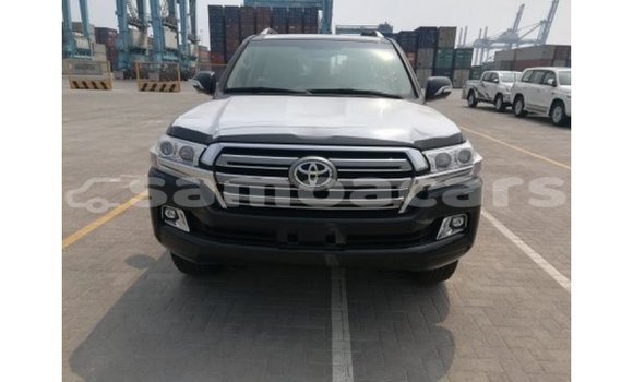 Acheter Import Voiture Toyota Land Cruiser Noir à Import - Dubai, A'ana Acheter Import Voiture Toyota Land Cruiser Noir à Import - Dubai, A'ana
