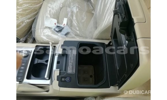 Acheter Import Voiture Toyota Land Cruiser Noir à Import - Dubai, A'ana Acheter Import Voiture Toyota Land Cruiser Noir à Import - Dubai, A'ana