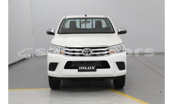 Acheter Import Voiture Toyota Hilux Blanc à Import - Dubai, A'ana Acheter Import Voiture Toyota Hilux Blanc à Import - Dubai, A'ana