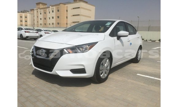 Acheter Import Voiture Nissan Sunny Blanc à Import - Dubai, A'ana