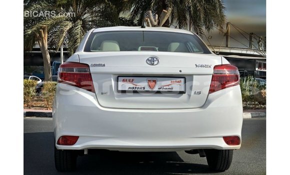 Acheter Import Voiture Toyota Yaris Blanc à Import - Dubai, A'ana Acheter Import Voiture Toyota Yaris Blanc à Import - Dubai, A'ana