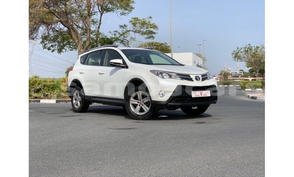 Acheter Import Voiture Toyota 4Runner Blanc à Import - Dubai, A'ana Acheter Import Voiture Toyota 4Runner Blanc à Import - Dubai, A'ana