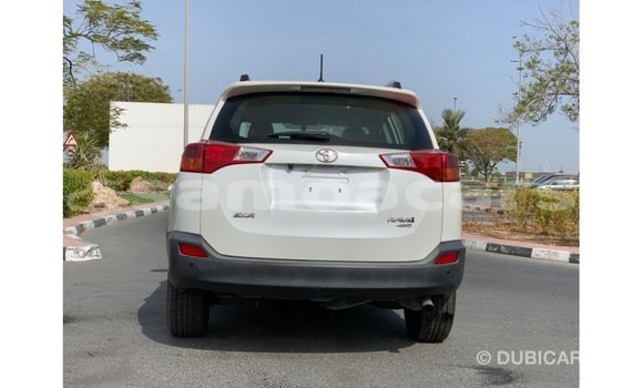 Acheter Import Voiture Toyota 4Runner Blanc à Import - Dubai, A'ana Acheter Import Voiture Toyota 4Runner Blanc à Import - Dubai, A'ana