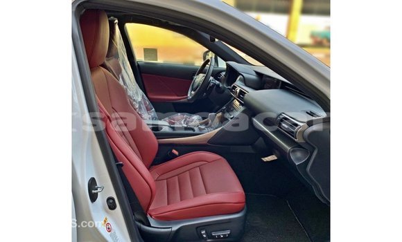 Acheter Import Voiture Lexus IS Blanc à Import - Dubai, A'ana Acheter Import Voiture Lexus IS Blanc à Import - Dubai, A'ana