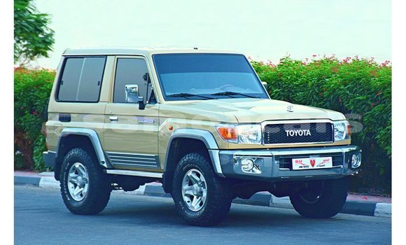 Acheter Import Voiture Toyota Land Cruiser Beige à Import - Dubai, A'ana