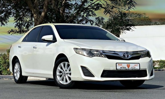 Acheter Import Voiture Toyota Camry Blanc à Import - Dubai, A'ana