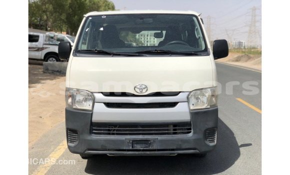Acheter Import Voiture Toyota Hiace Blanc à Import - Dubai, A'ana Acheter Import Voiture Toyota Hiace Blanc à Import - Dubai, A'ana