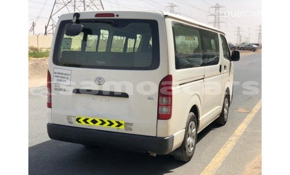 Acheter Import Voiture Toyota Hiace Blanc à Import - Dubai, A'ana Acheter Import Voiture Toyota Hiace Blanc à Import - Dubai, A'ana