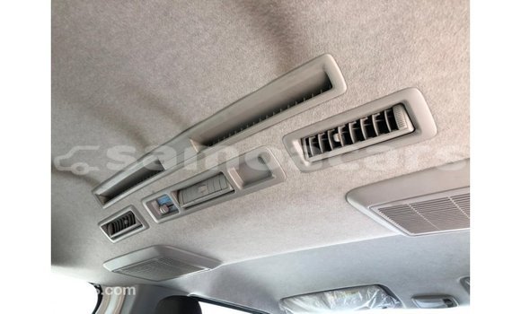 Acheter Import Voiture Toyota Hiace Blanc à Import - Dubai, A'ana Acheter Import Voiture Toyota Hiace Blanc à Import - Dubai, A'ana