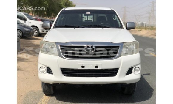 Acheter Import Voiture Toyota Hilux Blanc à Import - Dubai, A'ana Acheter Import Voiture Toyota Hilux Blanc à Import - Dubai, A'ana