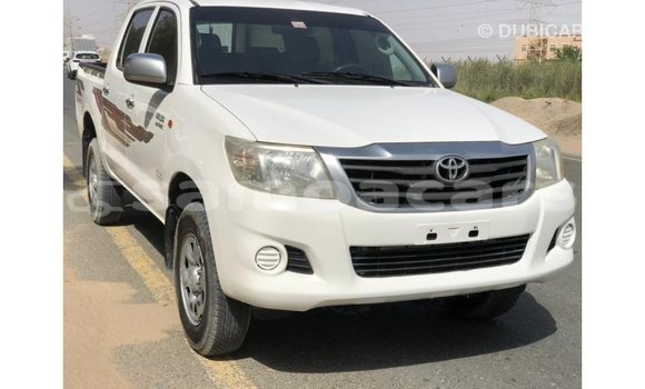 Acheter Import Voiture Toyota Hilux Blanc à Import - Dubai, A'ana Acheter Import Voiture Toyota Hilux Blanc à Import - Dubai, A'ana