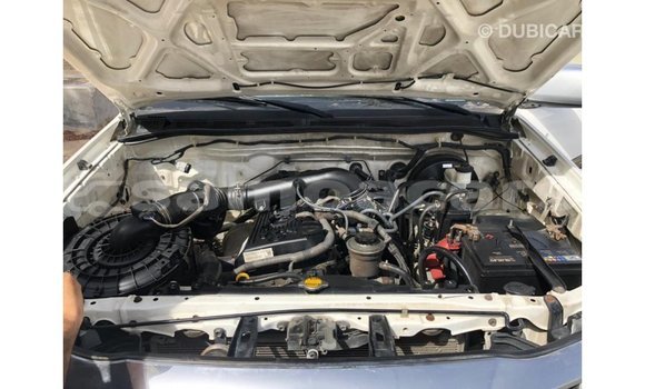 Acheter Import Voiture Toyota Hilux Blanc à Import - Dubai, A'ana Acheter Import Voiture Toyota Hilux Blanc à Import - Dubai, A'ana