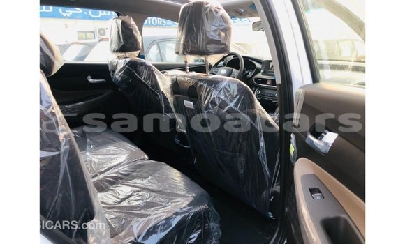 Buy Import Hyundai Santa Fe White Car in Import - Dubai in A'ana Buy Import Hyundai Santa Fe White Car in Import - Dubai in A'ana