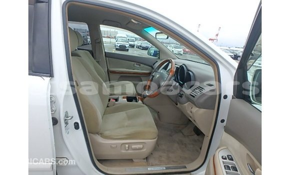 Acheter Import Voiture Toyota Harrier Blanc à Import - Dubai, A'ana Acheter Import Voiture Toyota Harrier Blanc à Import - Dubai, A'ana