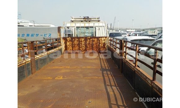 Acheter Import Voiture Isuzu Rodeo Blanc à Import - Dubai, A'ana Acheter Import Voiture Isuzu Rodeo Blanc à Import - Dubai, A'ana