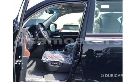 Acheter Import Voiture Toyota Land Cruiser Noir à Import - Dubai, A'ana Acheter Import Voiture Toyota Land Cruiser Noir à Import - Dubai, A'ana